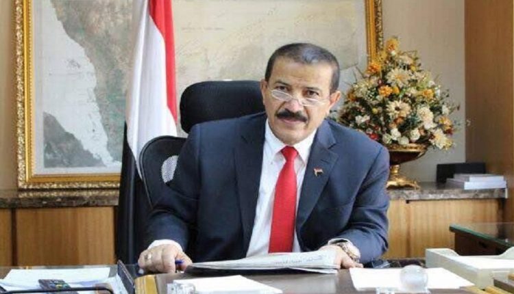 أول وزير في حكومة صنعاء يكشف لوكالة