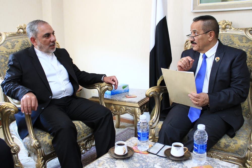 وزير الخارجية يبحث مع السفير الإيراني آخر تطورات الأوضاع في المنطقة ويؤكد موقف صنعاء لتحيقيق السلام العادل والمشرف