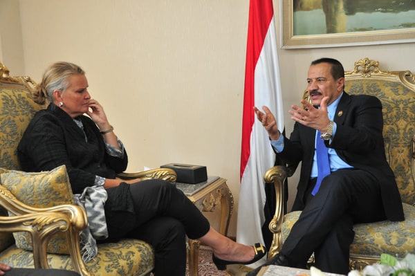 وزيرالخارجية المهندس هشام شرف يلتقي بالسيدةليزا المنسق المقيم للأمم المتحدة بصنعاء