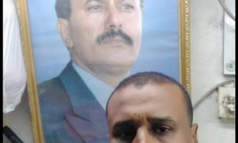 صدق أولا تصدق .. الرئيس هادي هو من وجه أمن المكلا بضبط صاحب مقهى على خلفية رفعه صور الرئيس صالح ..