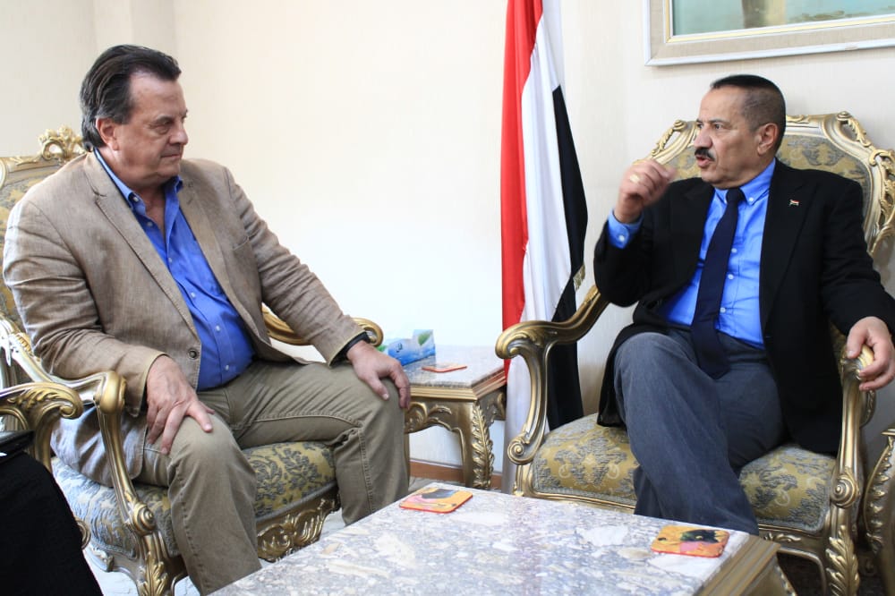 وزير خارجية صنعاء يلتقي المنسق المقيم ومنسق الشؤون الانسانية للامم المتحدة باليمن