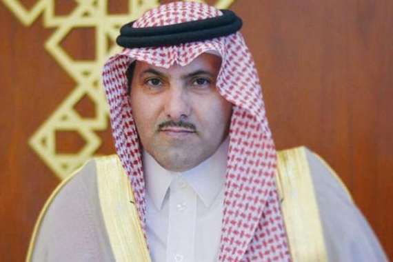 السفير السعودي يطلب من صحفيين يمنيين أدرجهم في كشوفات الخاصة التلميع فيما يتاجر بشحنة النفط مسؤولين مرتبطين به